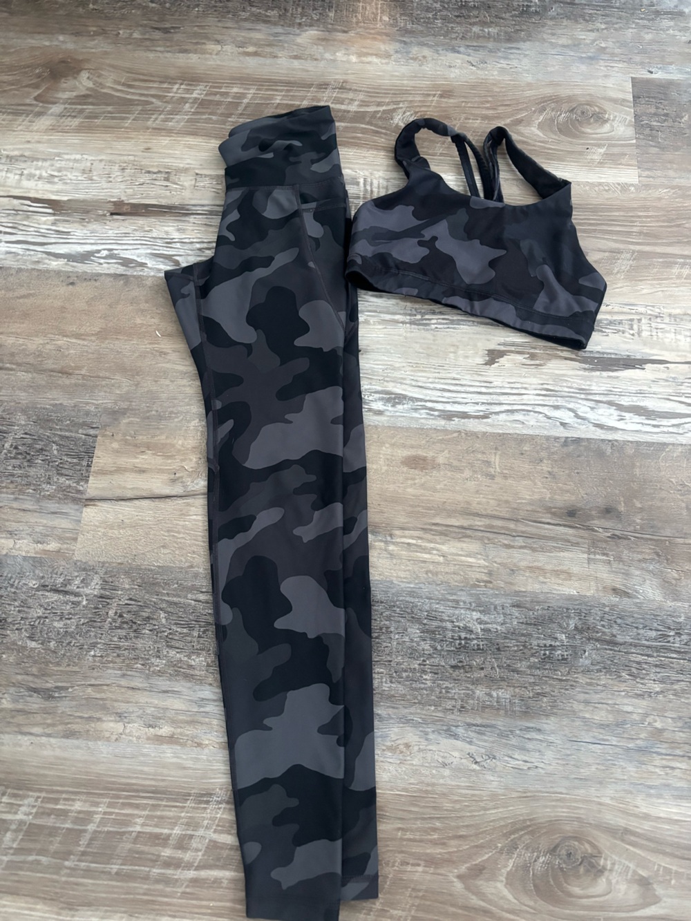 Old Navy Black & Gray Camo Active Bra& Leggings Set, Sz S